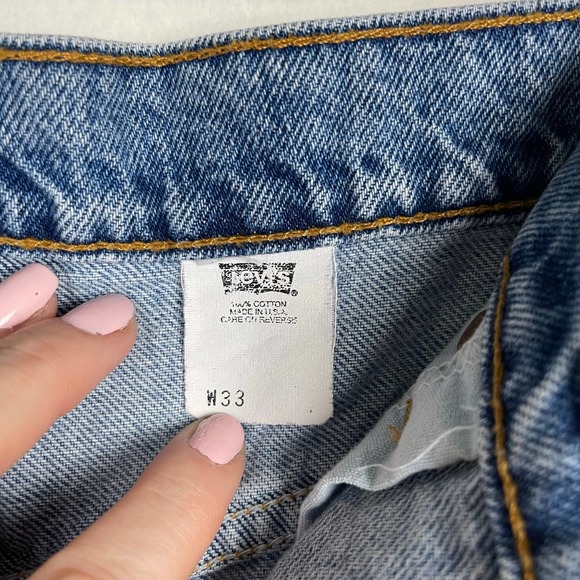 Vintage Levi's 550 Jean Short Cut Offs Orange Tab w/ Bleach Dyed Hem Women's 33 - Picture 5 of 9